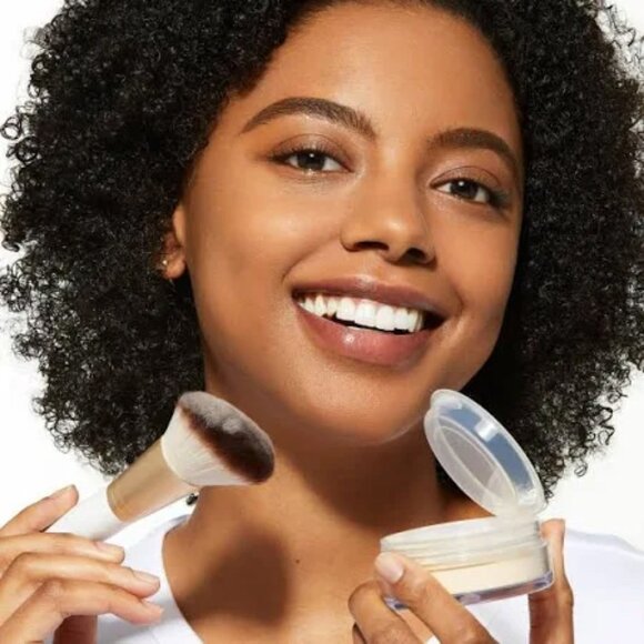 RARE BEAUTY FIND COMFORT HYDRATING HAND CREAM - Picture 5 of 7